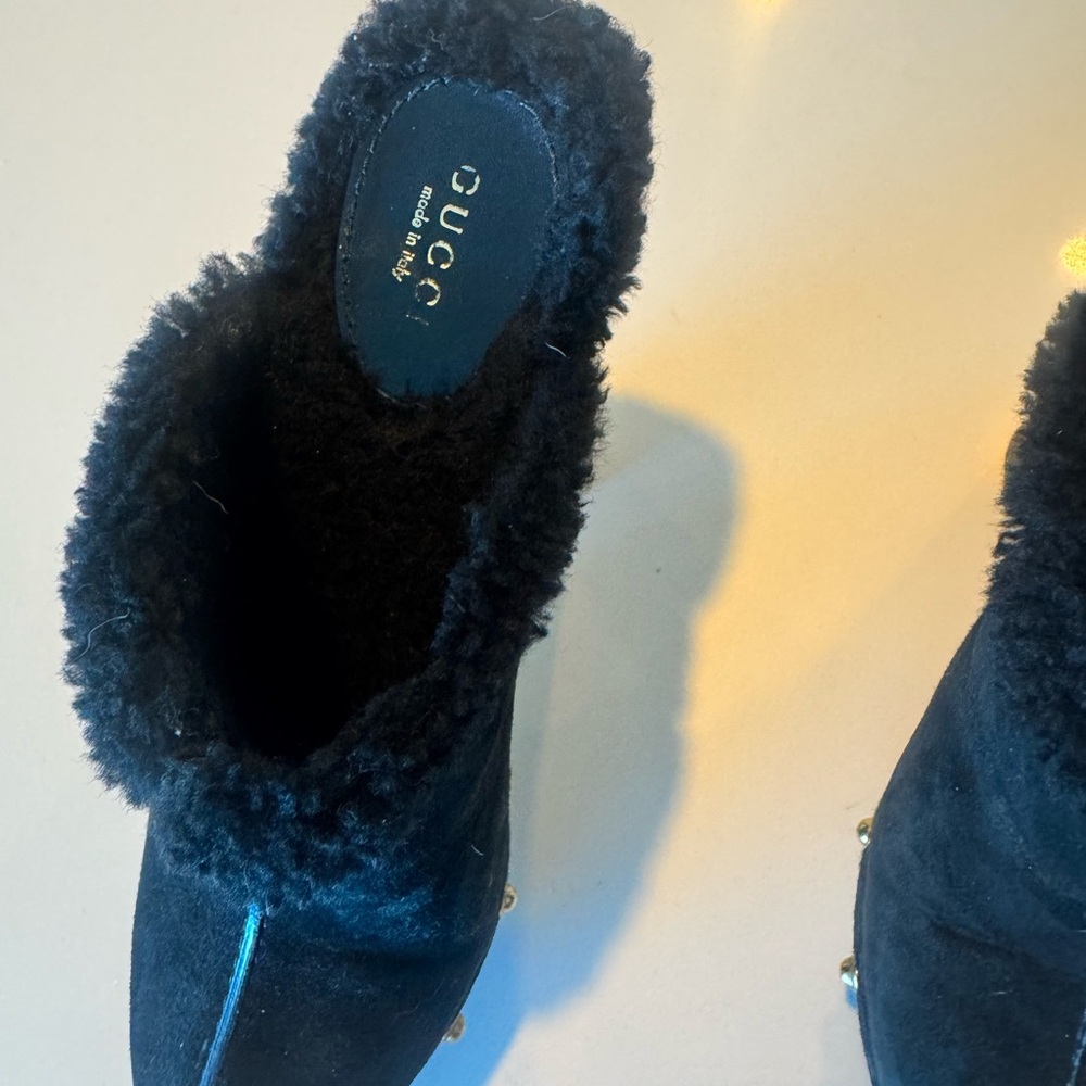 Gucci Black and Gold Fur-Lined Mules - Picture 5 of 6